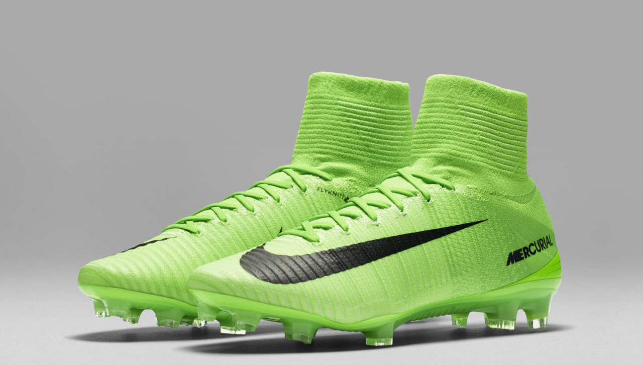 Новая коллекция бутс Nike — осторожно, радиация! Radiation Flare Pack